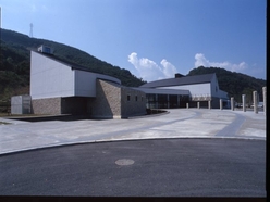 長野県立歴史館外観